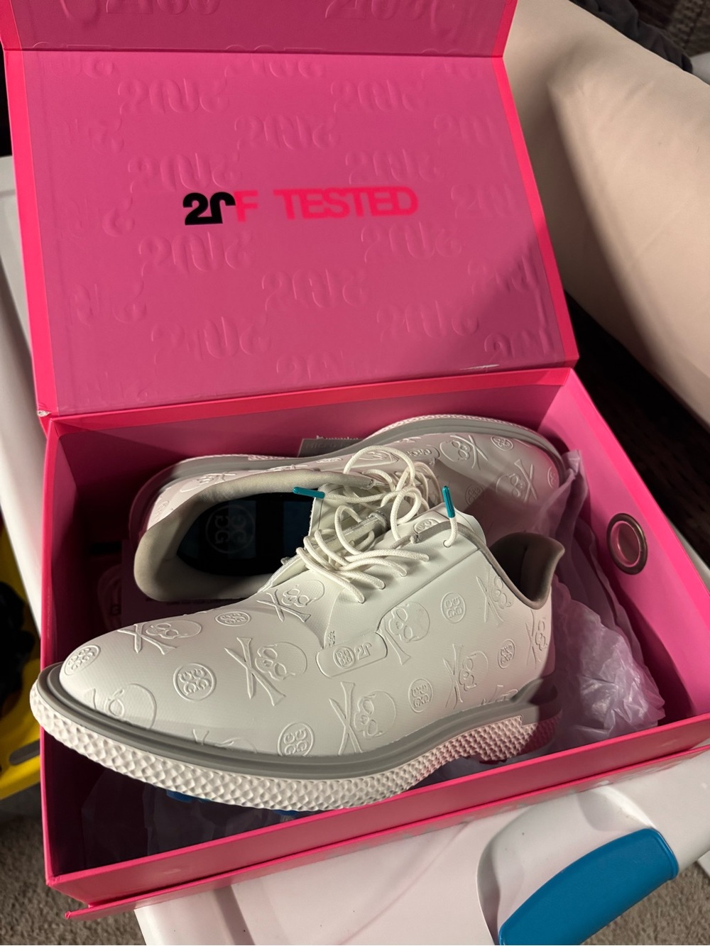 Skull and Golf tee Gfore golf shoes -